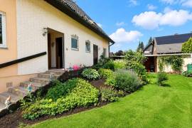 Spandau-Staaken Vacant 6/7 Room Semi-Detached House with Garden, Gym, Sauna, Garage