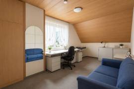 Spandau-Staaken Vacant 6/7 Room Semi-Detached House with Garden, Gym, Sauna, Garage Spandau-Staaken Vacant 6/7 Room Semi-Detached House with Garden, Gym, Sauna, Garage