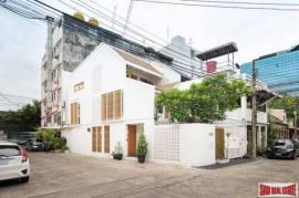 Bright & Sunny Five Bedroom Townhouse for Rent in Sukhumvit 63,Ekkamai