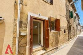 5 room, 108m2 Village house for sale in Puisserguier - 115 000 € *