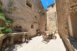 4 room, 92m2 Village house for sale in Nezignan l'eveque - 110 000 € *