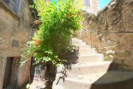 4 room, 92m2 Village house for sale in Nezignan l'eveque - 110 000 € *
