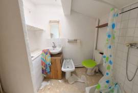 4 room, 92m2 Village house for sale in Nezignan l'eveque - 110 000 € *