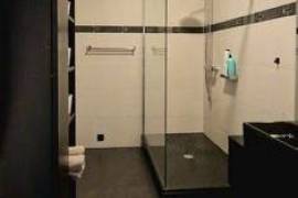 Large, quiet, and well-connected apartment near the MAS