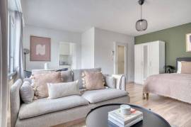 Stylish Furnished Studio with Balcony in Basel-Iselin