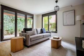 Modern 1-Bedroom Furnished Apartment in Hirslanden