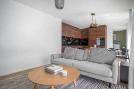Modern 2-Bedroom Furnished Apartment in Friesenberg