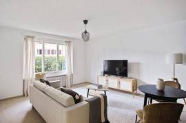 Stylish 1-Bedroom Furnished Apartment in Oerlikon with City Views