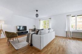 Stylish 2-Bedroom Furnished Apartment in Oerlikon