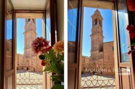 Elegant office overlooking the piazza, Città della Pieve – Umbria