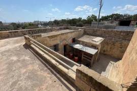 Farmhouse with Land for Sale – San Gwann