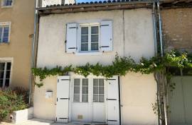 Verteuil-Sur-Charente. Beautiful House in the Village with a Magnificent View of the Castle - €199,000