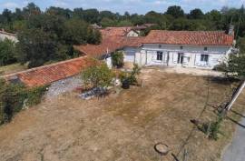 Country House near Ruffec with Development Potential - €80645