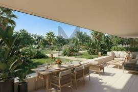 3-beds apartment with two terraces, in a condominium with swimming pool