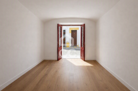18th‑Century Restored Townhouse Inside Évora’s Historic Walls
