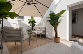 18th‑Century Restored Townhouse Inside Évora’s Historic Walls