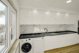 Moradia T3 com jardim privativo e garagem em Alvide, Alcabideche.