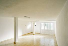 Moradia T3 com jardim privativo e garagem em Alvide, Alcabideche.