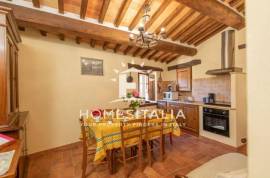 Authentic Tuscan farmhouse with pool, garden & panoramic views Authentic Tuscan farmhouse with pool, garden & panoramic views
