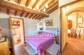 Authentic Tuscan farmhouse with pool, garden & panoramic views Authentic Tuscan farmhouse with pool, garden & panoramic views