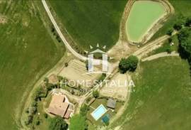 Authentic Tuscan farmhouse with pool, garden & panoramic views Authentic Tuscan farmhouse with pool, garden & panoramic views