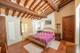 Authentic Tuscan farmhouse with pool, garden & panoramic views Authentic Tuscan farmhouse with pool, garden & panoramic views