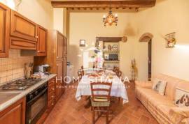 Authentic Tuscan farmhouse with pool, garden & panoramic views Authentic Tuscan farmhouse with pool, garden & panoramic views
