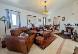 Renovated 4-Bed Quality Villa with Pool & Sea Views – Soalheira, Loulé Renovated 4-Bed Quality Villa with Pool & Sea Views – Soalheira, Loulé