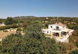 Renovated 4-Bed Quality Villa with Pool & Sea Views – Soalheira, Loulé Renovated 4-Bed Quality Villa with Pool & Sea Views – Soalheira, Loulé
