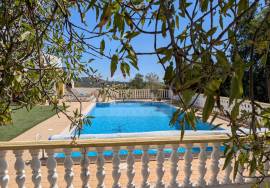 Renovated 4-Bed Quality Villa with Pool & Sea Views – Soalheira, Loulé Renovated 4-Bed Quality Villa with Pool & Sea Views – Soalheira, Loulé