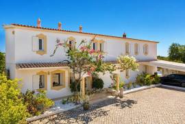 Renovated 4-Bed Quality Villa with Pool & Sea Views – Soalheira, Loulé Renovated 4-Bed Quality Villa with Pool & Sea Views – Soalheira, Loulé