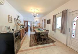 Renovated 4-Bed Quality Villa with Pool & Sea Views – Soalheira, Loulé Renovated 4-Bed Quality Villa with Pool & Sea Views – Soalheira, Loulé