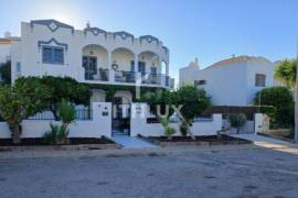 Immaculately Presented Luxury Villa with Pool and Gardens in Tavira