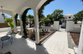 Immaculately Presented Luxury Villa with Pool and Gardens in Tavira Immaculately Presented Luxury Villa with Pool and Gardens in Tavira