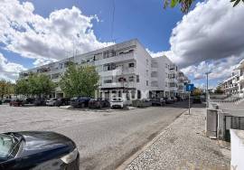 Renovated and Bright 2 Bedrooms in Vista Alegre – Évora