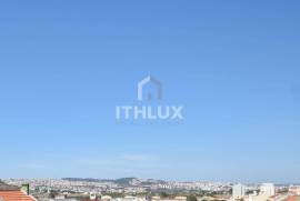 1 bedroom apartment, very central in family building