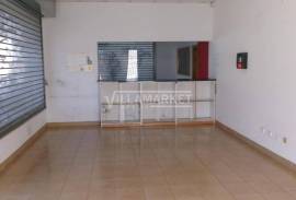Set of 2 interconnected bank stores totaling 145 m2 located in Rossio to the South of the Tagus, Abrantes