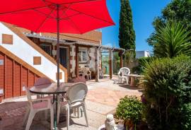 Detached 3 bedroom villa with garden in Moncarapacho, East Algarve