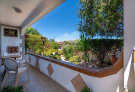 Detached 3 bedroom villa with garden in Moncarapacho, East Algarve