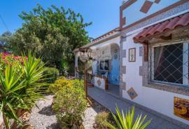 Detached 3 bedroom villa with garden in Moncarapacho, East Algarve