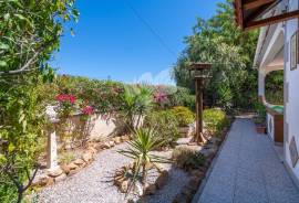 Detached 3 bedroom villa with garden in Moncarapacho, East Algarve