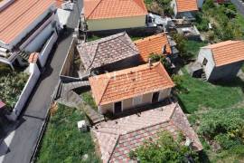 Charming and Versatile Property in Calheta Charming and Versatile Property in Calheta