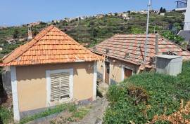 Charming and Versatile Property in Calheta Charming and Versatile Property in Calheta