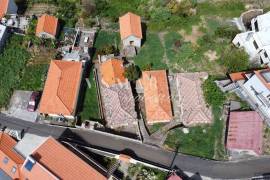 Charming and Versatile Property in Calheta Charming and Versatile Property in Calheta