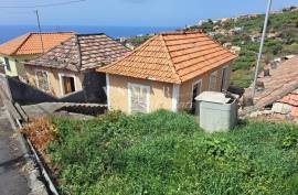 Charming and Versatile Property in Calheta Charming and Versatile Property in Calheta