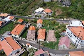 Charming and Versatile Property in Calheta Charming and Versatile Property in Calheta