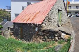 Charming and Versatile Property in Calheta Charming and Versatile Property in Calheta