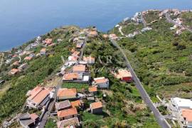 Charming and Versatile Property in Calheta Charming and Versatile Property in Calheta