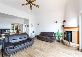 Frontline villa with sea views and private pool in Santo António Golf Resort