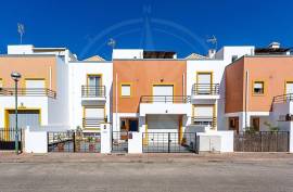 Exceptional 4 bed Villa with Private Pool & Sea-View Terrace in Tavira